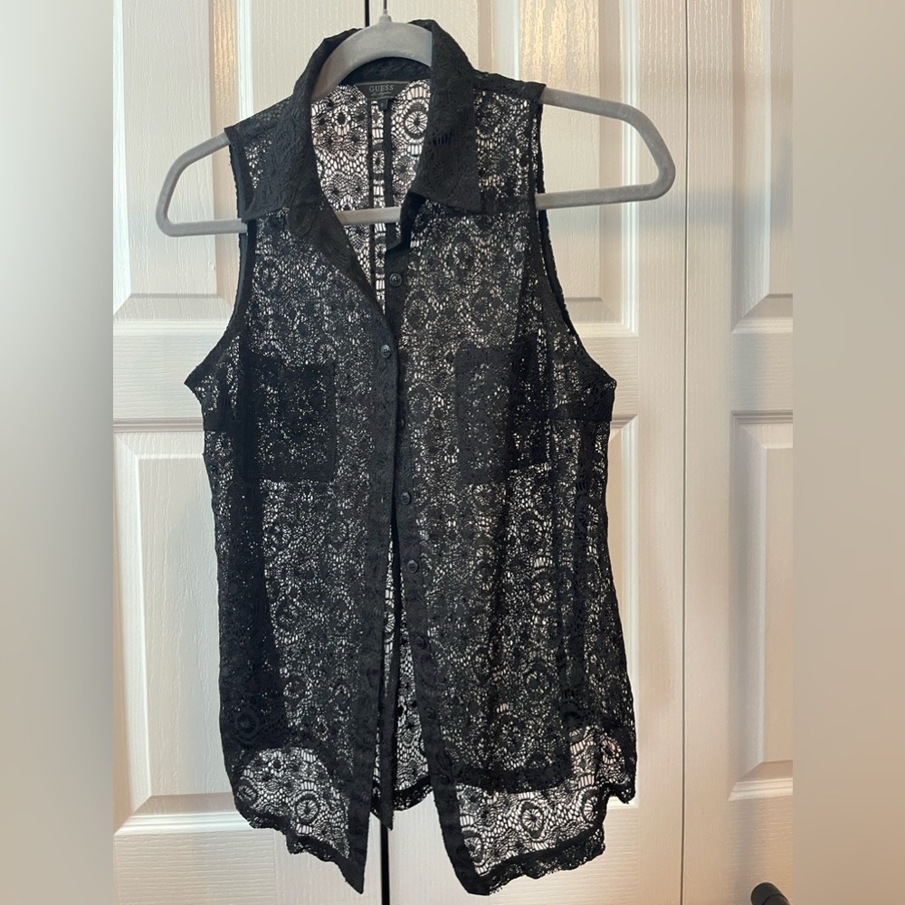 Sleeveless blouse